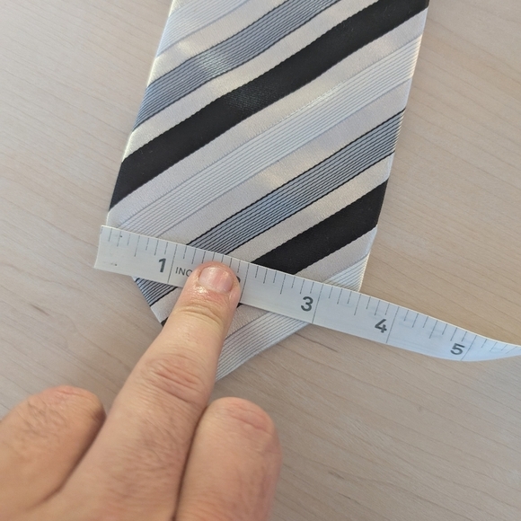 🇮🇹Valentino Black and Gray Striped Tie - Picture 8 of 9